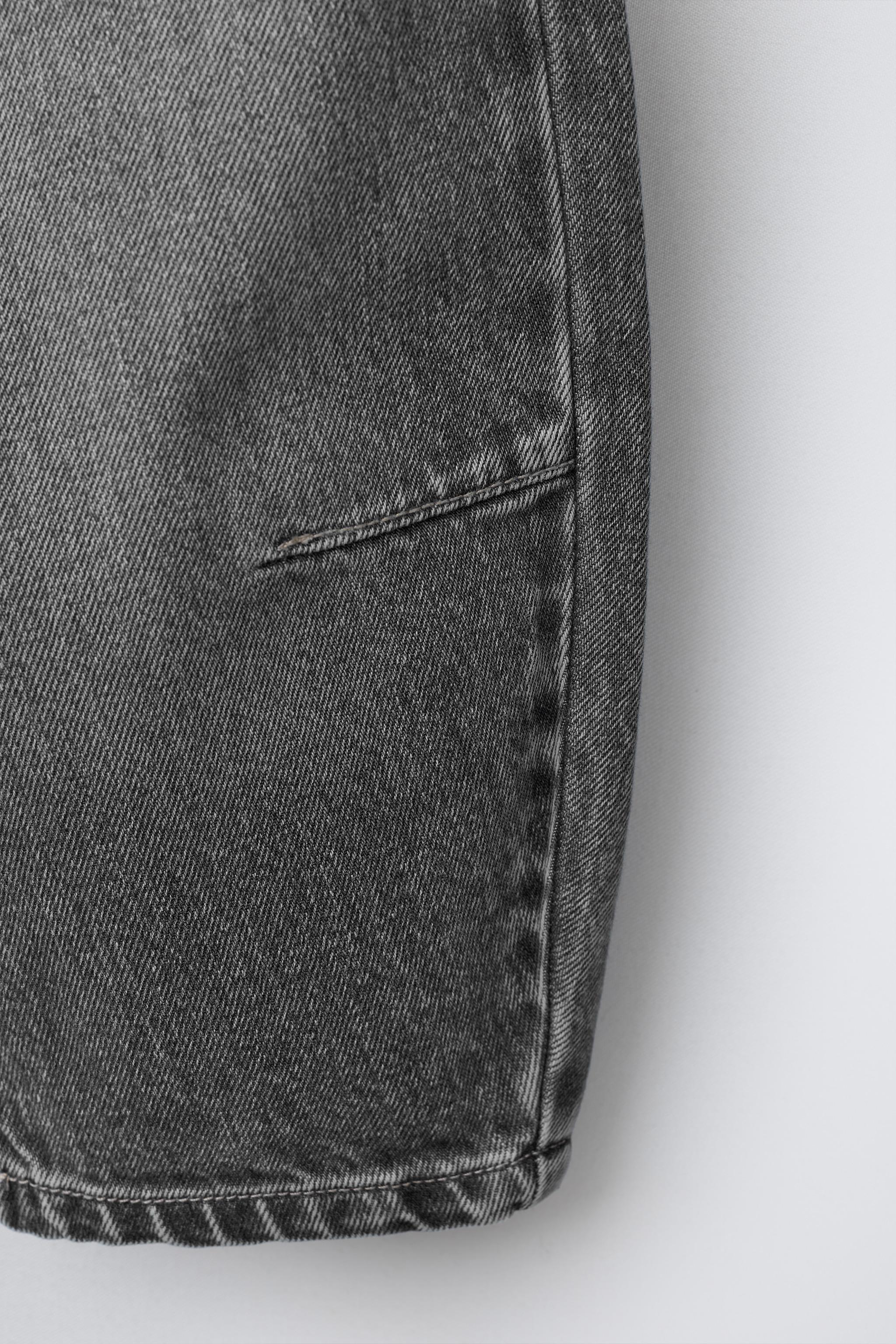 BARREL PLEATED JEANS